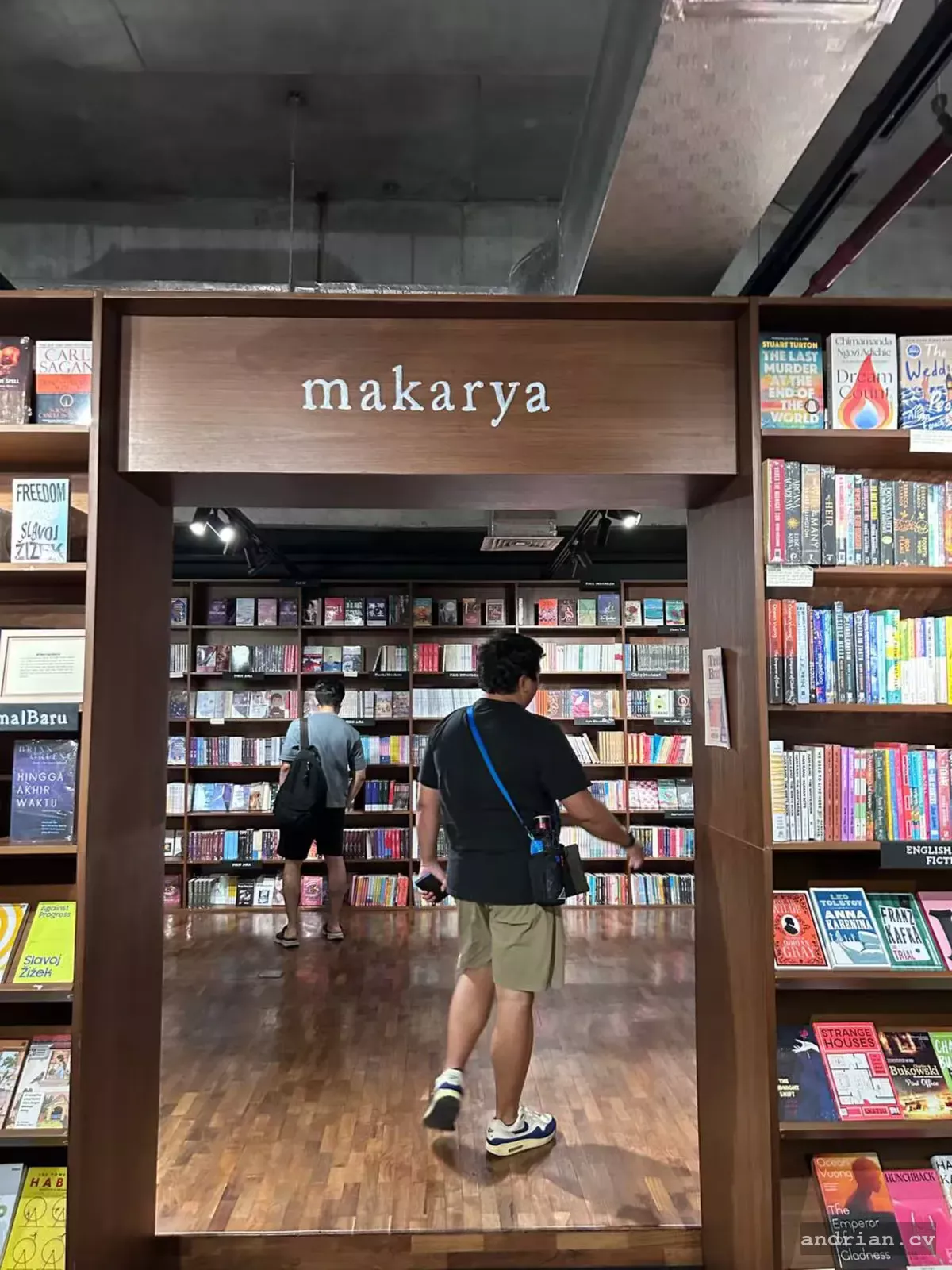 Makarya bookstore interior